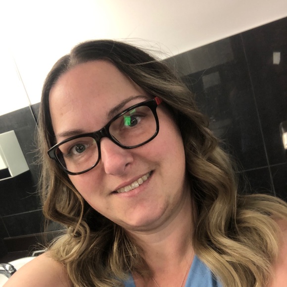 Meet your Posher, Stephanie - Picture 1 of 1